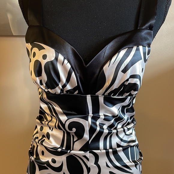 Beautiful cocktail dress - Picture 5 of 12